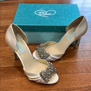 Betsy Johnson White Satin Open Toe Heel size 8.5